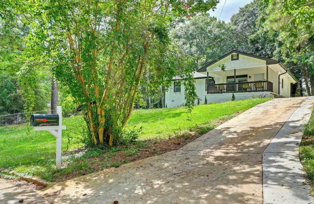 Modern Home w/ Yard Near ATL Attractions!