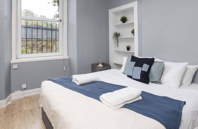Apartamento-Negocios-Baño Privado-Vista a la Calle