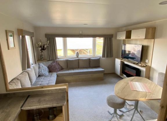 Modern & Homley 3BR Caravan