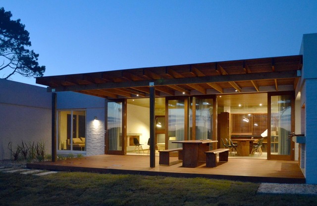Casa moderna a estrenar, a pasos de playa maravillosa