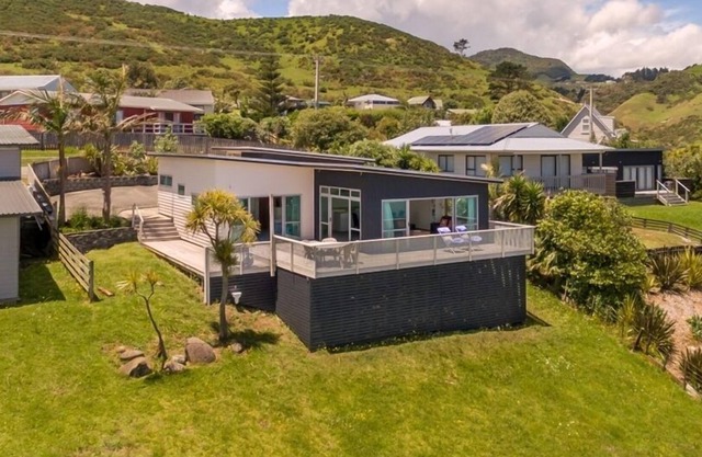 Casa moderna con amplias vistas al puerto
