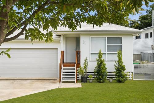 Modern in Margate with Pool