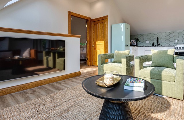 Modern Indianapolis Condo Near Monument Circle!