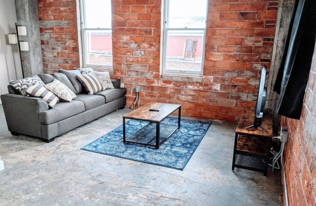 Modern-Industrial 1 BR, Downtown Davenport (#1)