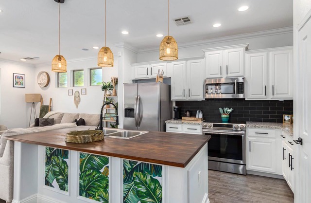 Modern Island Getaway w/ Heated Pool, Bar & Gazebo