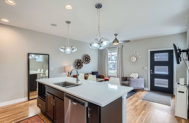 Moderno Jefferson Park Duplex! Minutos al centro, acuario, Lohi y Highlands