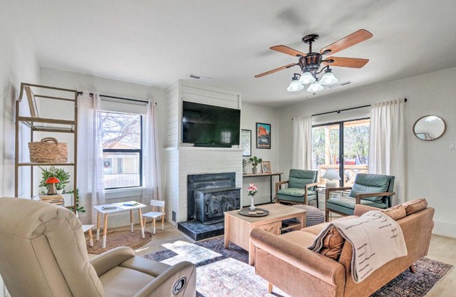 Modern Kanab Home Fire Pit, Red Rock Views!