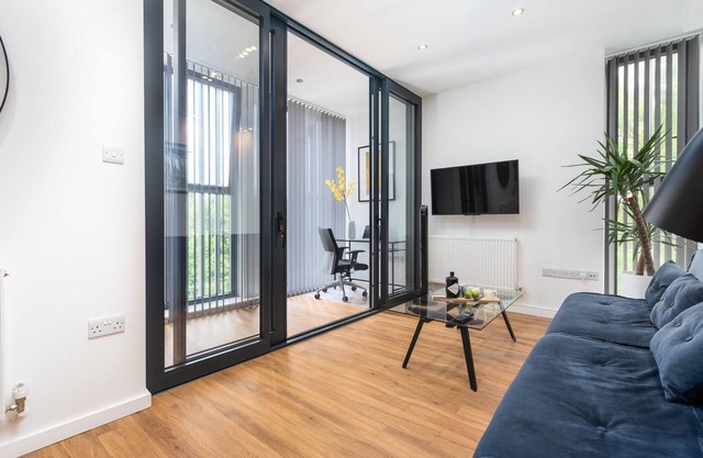 Modern Kingston Home close to Hampton Court Palace by UnderTheDoormat