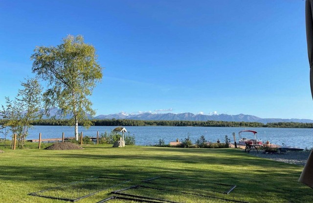 Modern Lake Lucille Lakefront, Whole 5 bedroom house, Private dock & games