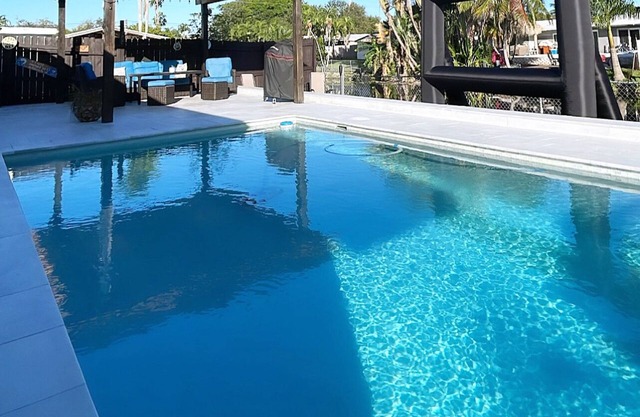 Modern lakeside pool home near hardrock and fll airport