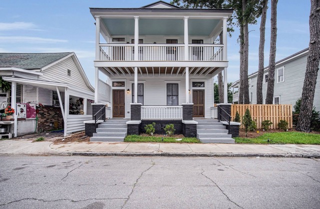 Modern Living in Thomas Square! Centrally located to Downtown & Tybee Island!