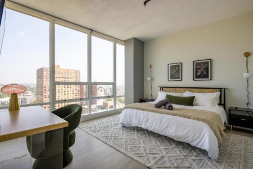 Modern Loft 15 Min from NYC with City View & Pool