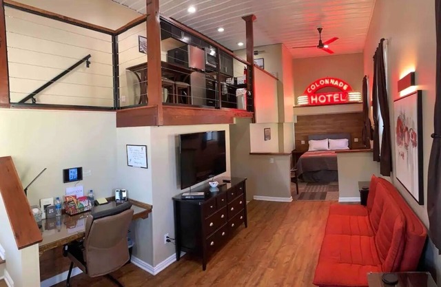 Modern Loft @ historic Colonnade Hotel