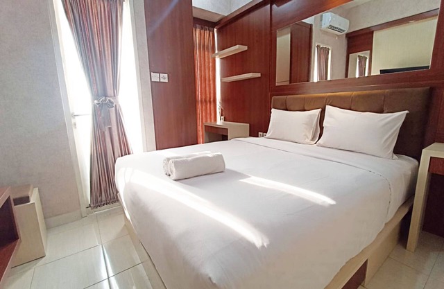 Modern Look And Homey Studio Amartha View Apartment