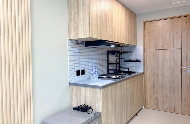 Modern Look Studio at LRT City Jatibening Apartment