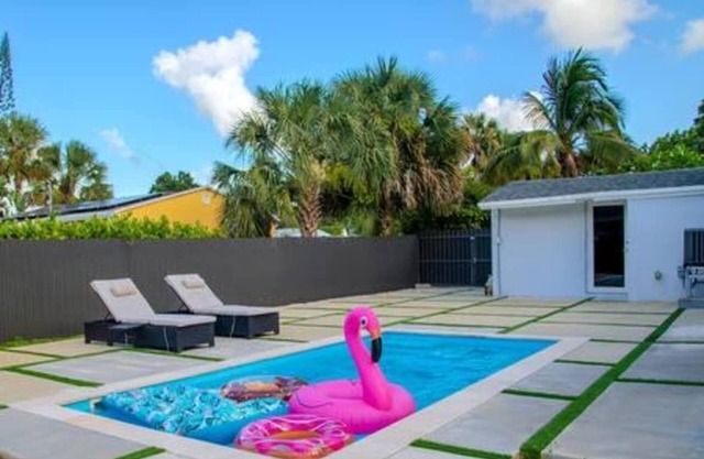 Modern Lux Home 3BR/2BA with Pool