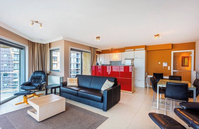 Apartamento esquinero en primera línea de mar.