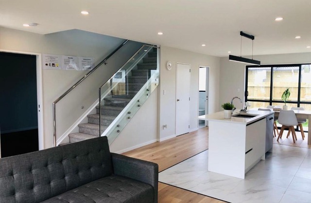 Modern & Luxurious Home 6