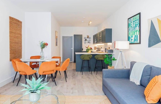 Modern & Luxurious Retreat in Acton w/ Great Links