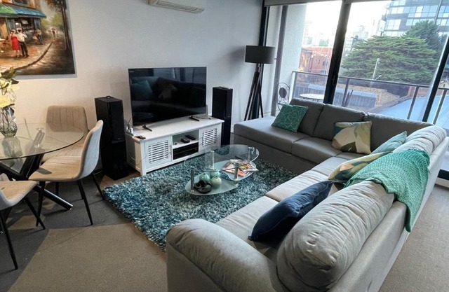 Modern Luxurious with private parking on premises and fast internet