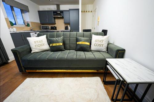 Modern Luxury 2 bed Apartment, Sleeps 5