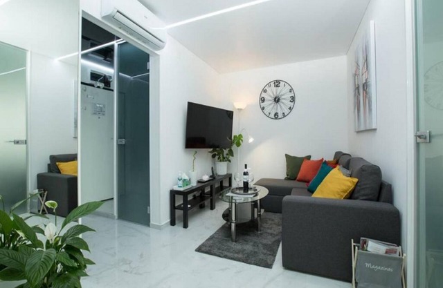 Modern & Luxury APT Zagreb Airport W/ free WiFi - One Bedroom Apartment
