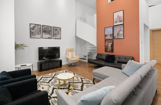 Modern Luxury Penthouse In Old Montreal-2BR-72