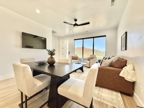 Modern Luxury Townhome near Zion and Bryce Canyon
