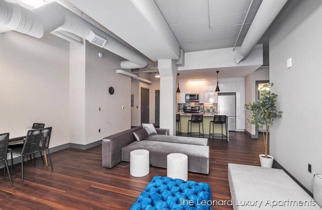 Modern Luxury with 2 King Beds & Water Views - Leonard Building