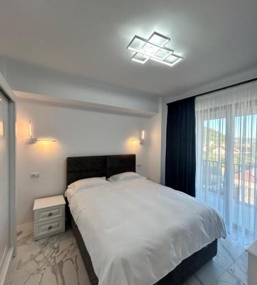 Modern Majesty Apartament