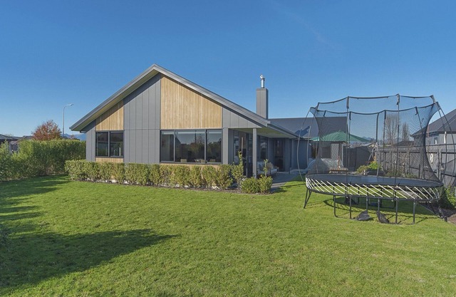 Modern Mapua Holiday Home