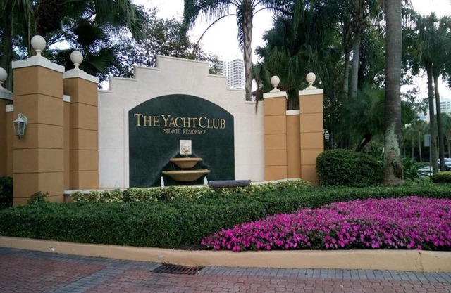 Modern Miami Yacht Club at Aventura Beach Pool Golf Mall No Risk Cancellation