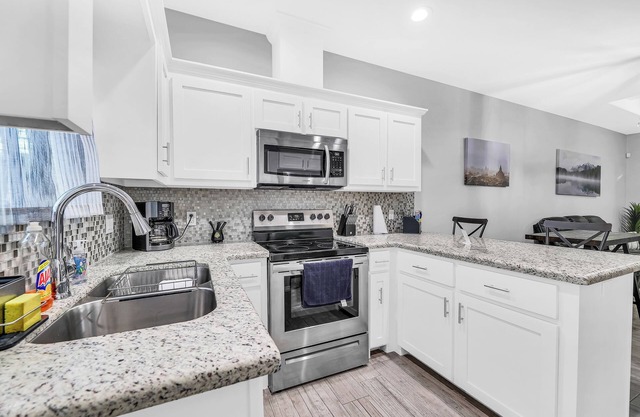 Modern Mid Valley 2BD Apartment