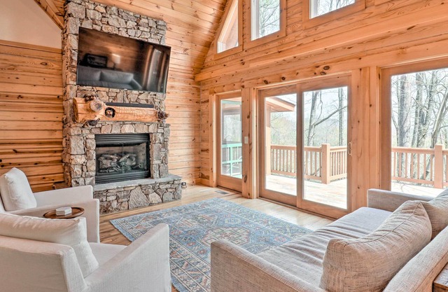 Modern Mountain Hideaway - 1 Mi to Hike & Zipline!