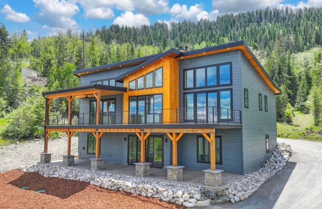 Modern Mountain Luxury Escape