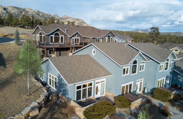 Modern Mountain Living!