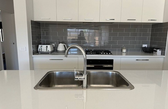 Modern Nagambie getaway