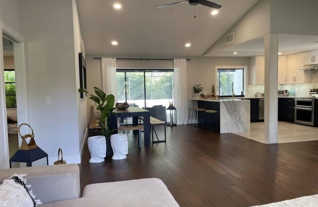Modern near Siesta Beach