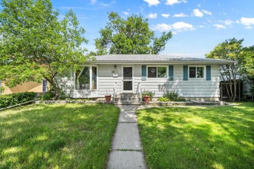 Modern New Lux Suite-8 Mins to Downtown,zoo and 18 Mins to Airport