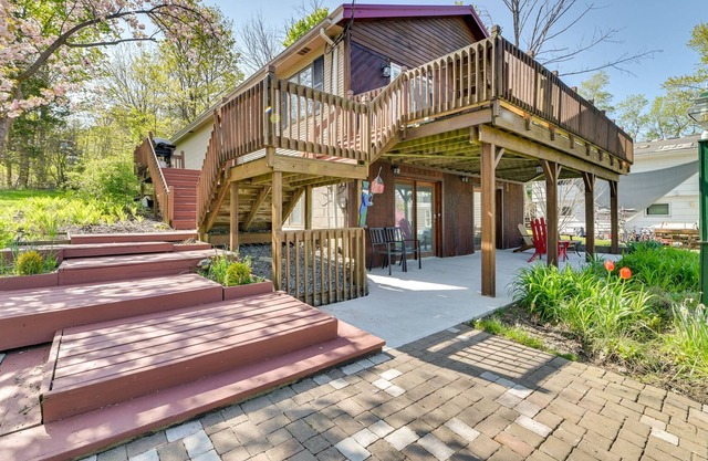 Modern New York Getaway w/ Large Deck