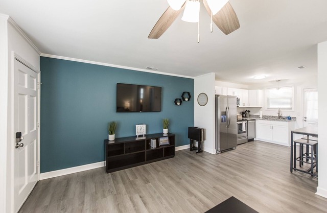 Modern North of Nashville Retreat- Easy Lake Access