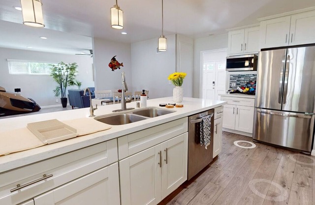 Modern Oasis for Families & Business, Pets OK, EV charger