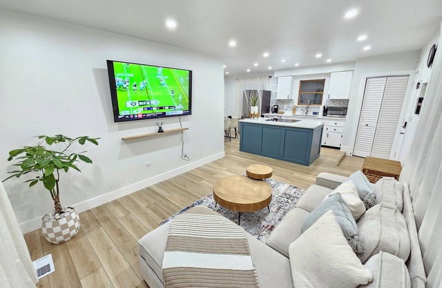 Modern Oasis, Warren Getaway