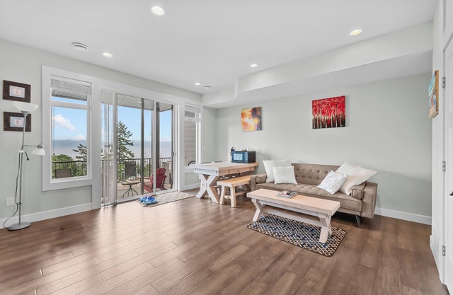 Modern Oceanview 2BR Suite w/ Patio & Private Entry | Nanaimo Retreat