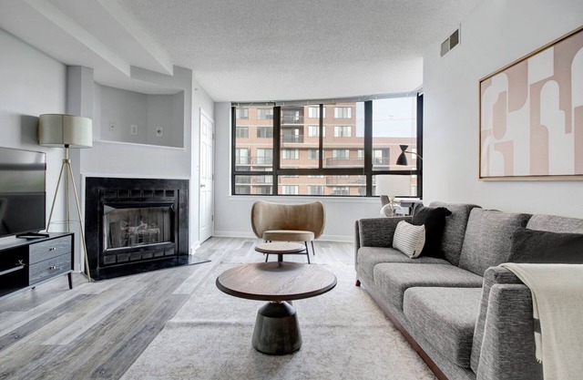 Modern Pentagon City 1BR w/ W/D, Gym & Lounge, near Metro, by Blueground