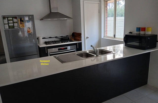 Modern Pet friendly 3x2 house, on the doorstep of the sparkling Murray River.