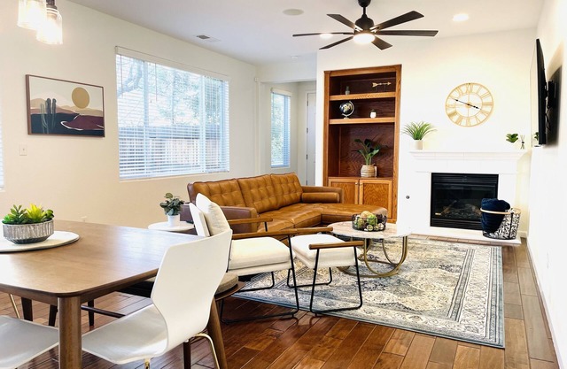 Modern Pet Friendly Fresno/Clovis Area-For Families & Professionals