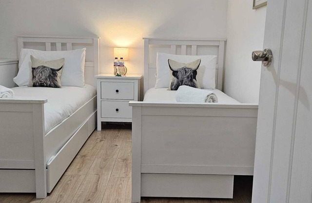 Modern, pet-friendly studio, close to Scotlands best golf courses!