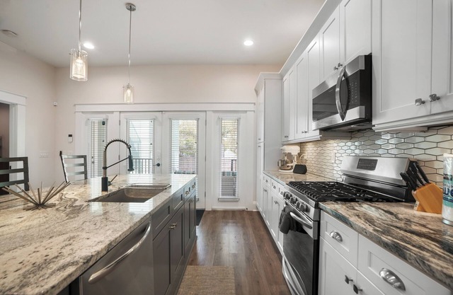 Modern Poolside Retreat & Cozy Escape