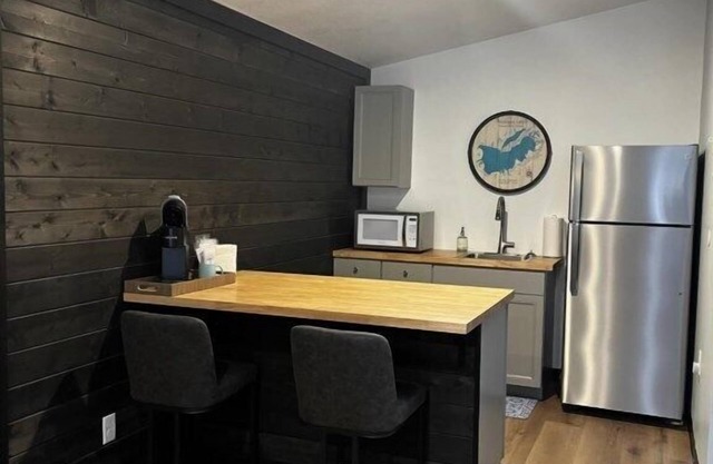 Modern Private 2 Room Suite in Boutique Style Hotel - Room #6